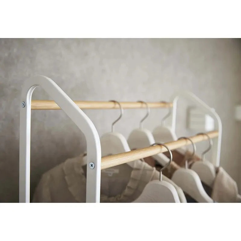 Perchero Burra 3516 con Ruedas – Blanco 172.5×67×35 cm – Acero