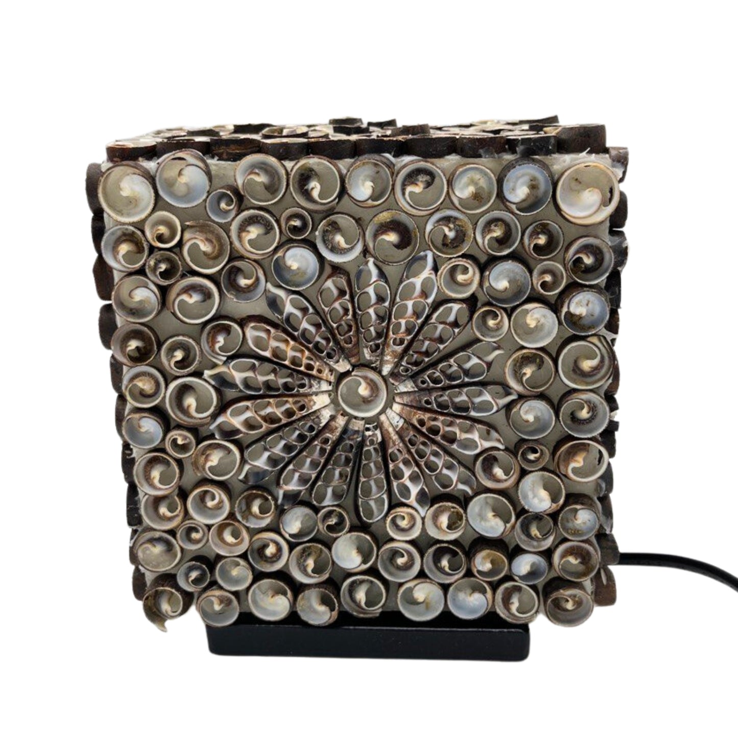 LAMPARA BOHO-CONCHA DE MAR-CUADRADO -15 CM