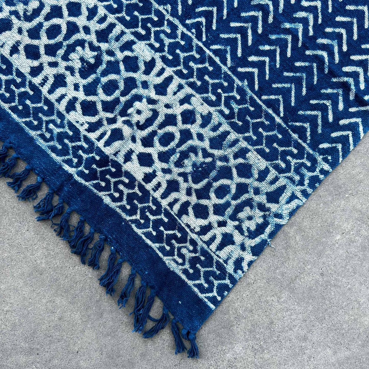 Manta Indigo Hecha a Mano- 170x120cm - Seedha Arrows