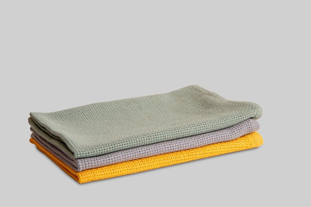 Pack 3 Paños de Cocina Algodón Boston 50x50 – Mostaza, Gris y Agua Deskarao