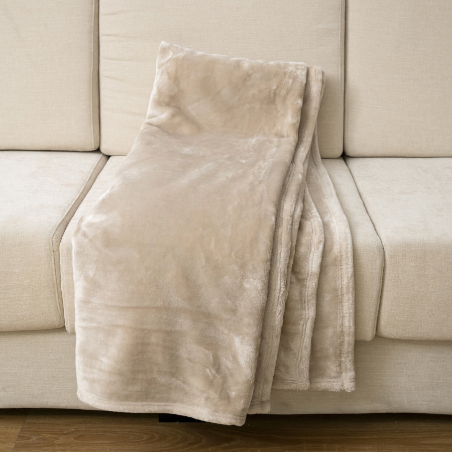 MANTITA LISA PARA SOFÁ GRANDE – SUAVIDAD Y CONFORT - BEIGE 140x200 CM